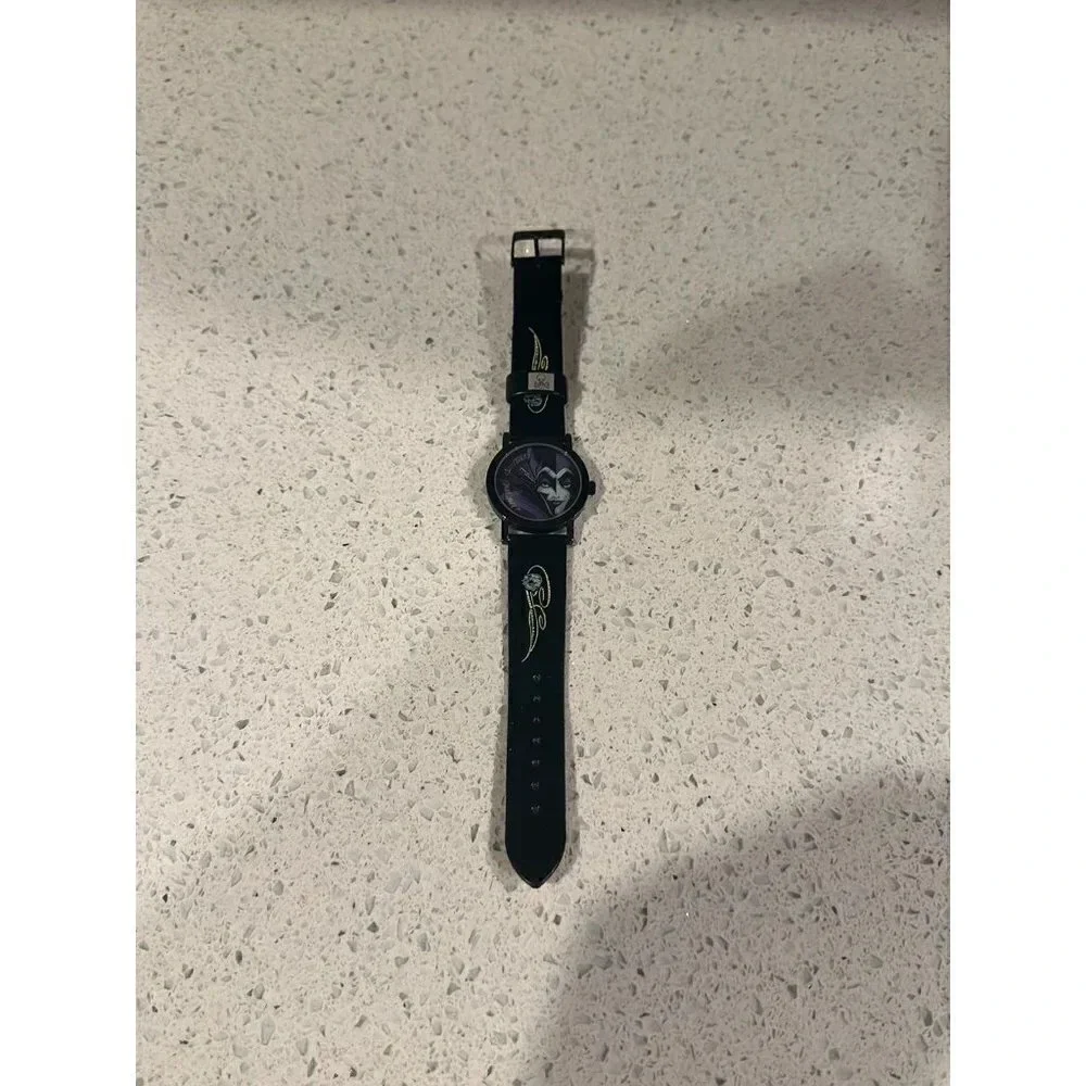 Rare maleificent Watch Disney Parks with‎ case SB